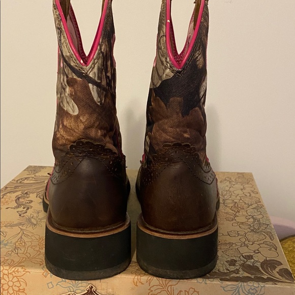 Ariat Brown and Pink Camouflage Boots, good condition - Picture 4 of 5